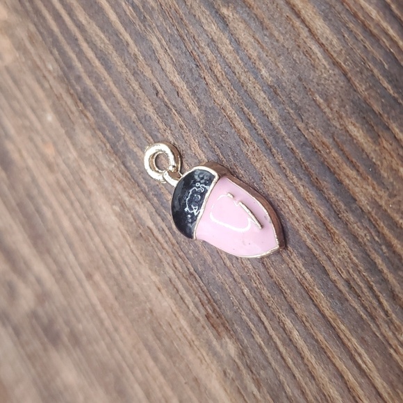 P106 pink cottagecore acorn charm - Picture 1 of 2
